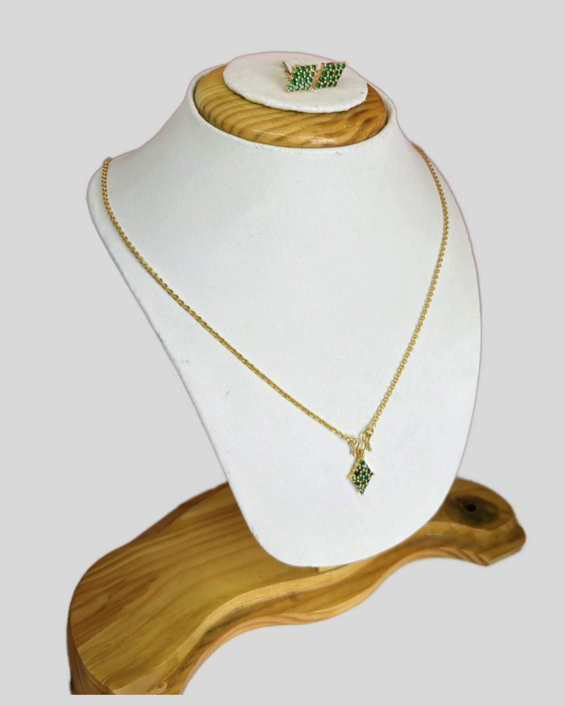 Gold-Plated Fashion Necklace with Green Crystals and Diamante Accents