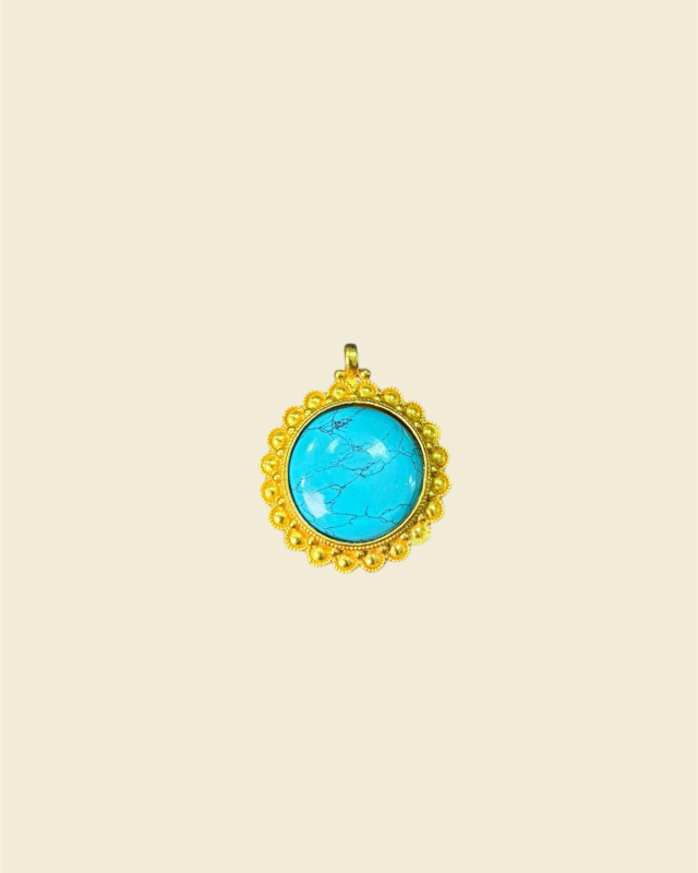Gold-Plated Round Turquoise Pendant – Classic Boho Jewelry